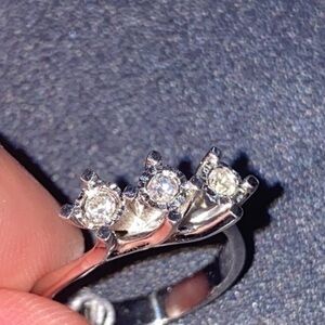 Dimond Ring 14kt white gold “princess” solid gold natural diamonds woman’s ring